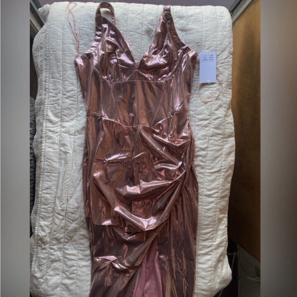 ROSEVELVET Metallic Dress Womens Sleeveless Open Lined NWT - Picture 2 of 4
